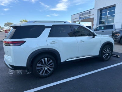 2022 Nissan Pathfinder Platinum