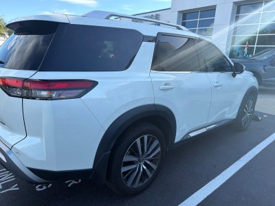 2022 Nissan Pathfinder Platinum