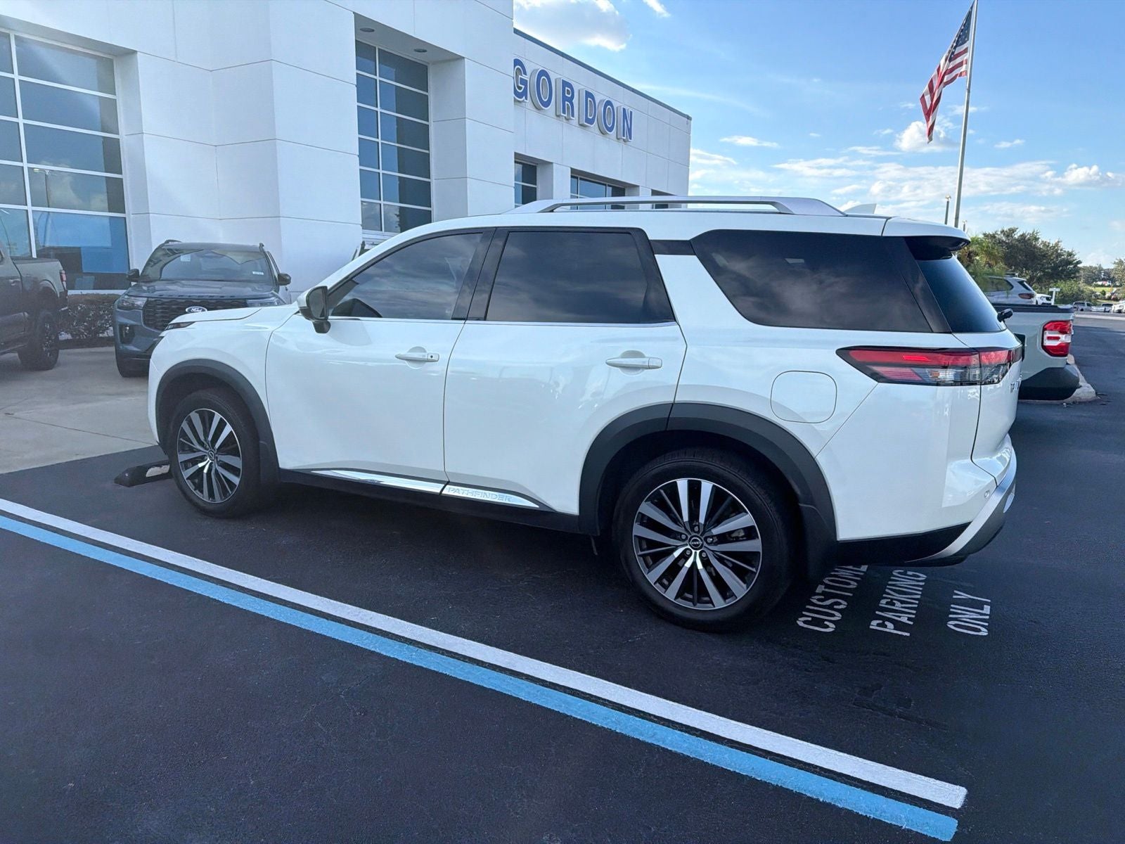 2022 Nissan Pathfinder Platinum