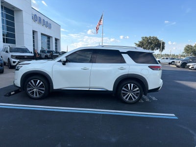 2022 Nissan Pathfinder Platinum