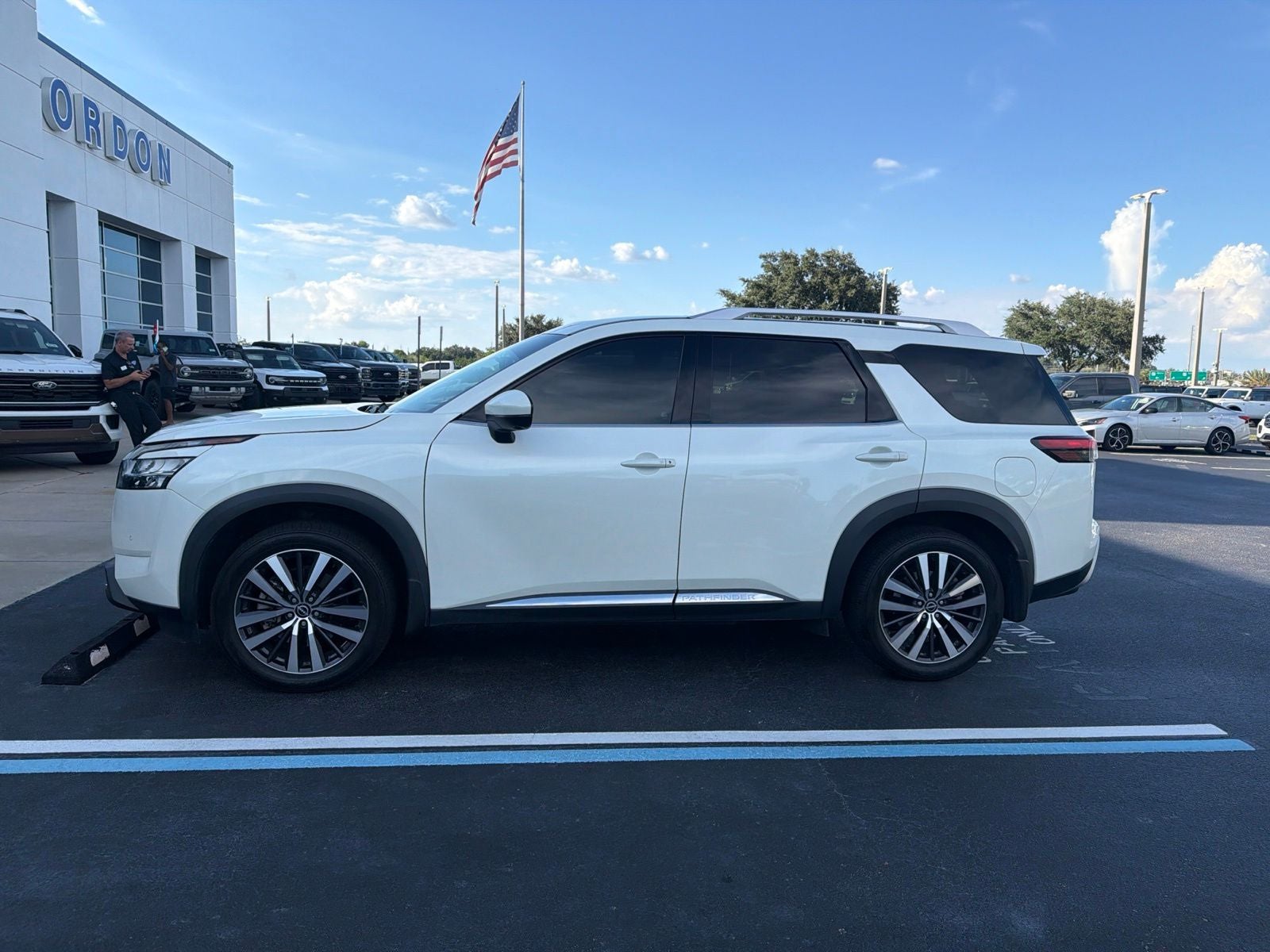 2022 Nissan Pathfinder Platinum