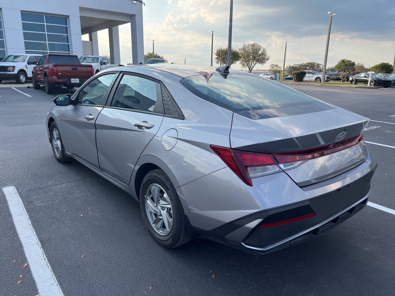 2025 Hyundai Elantra SE