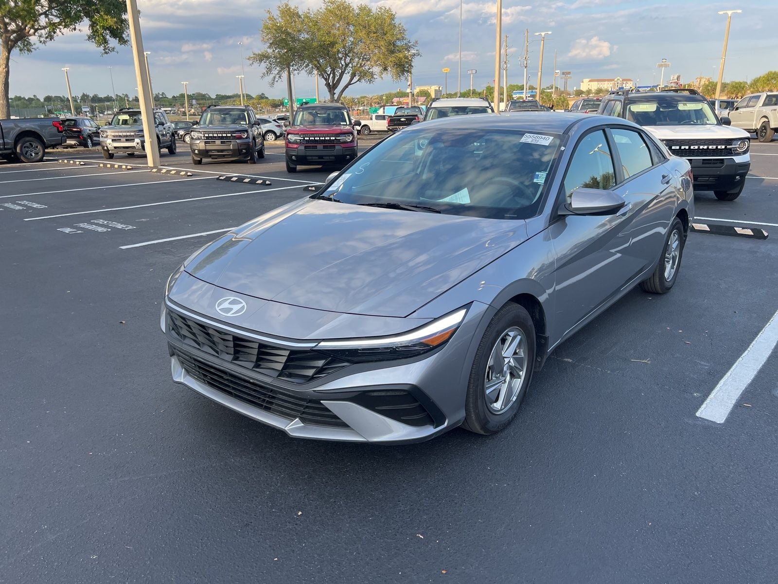 2025 Hyundai Elantra SE