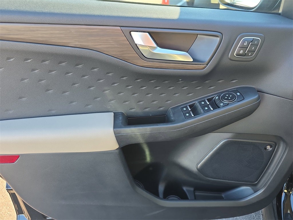 2020 Ford Escape Titanium Hybrid