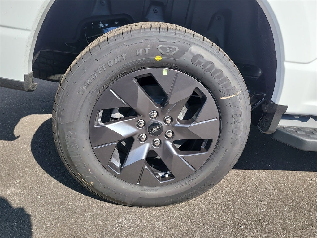 2025 Ford F-150 Lightning Flash