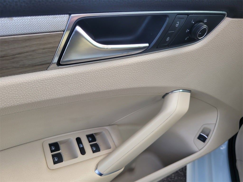 2017 Volkswagen Passat 1.8T SE