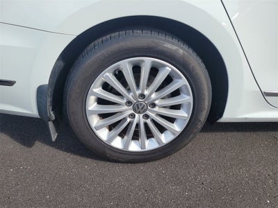 2017 Volkswagen Passat 1.8T SE