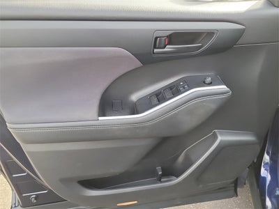 2021 Toyota Highlander LE