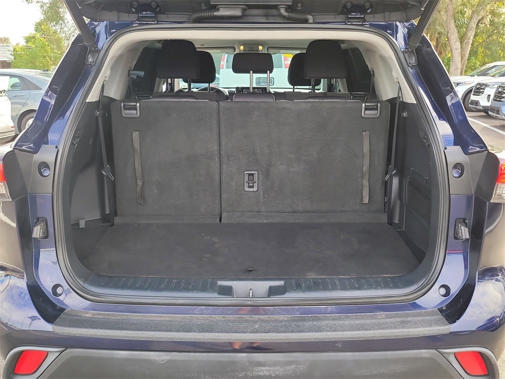 2021 Toyota Highlander LE