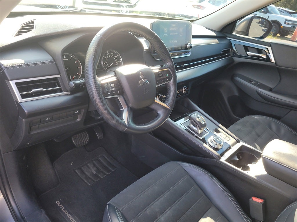 2022 Mitsubishi Outlander SE